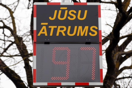 Ātruma kontroles maratona dienā policija pieķērusi 424 ātruma pārkāpējus