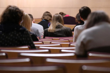 Ministre: Notiek cīņa ar eksāmenu nenokārtošanas cēloņiem
