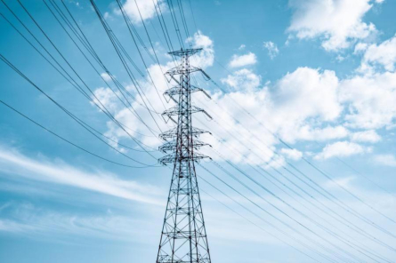 "Enefit": Elektroenerģijas vidējā cena aprīlī Baltijā samazinājās par 16%