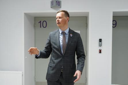 Latvijas lielākā slimnīca palikusi bez vadītāja