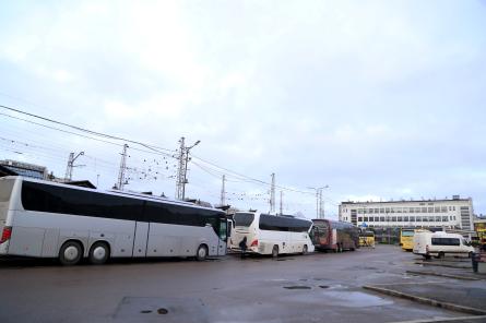 Šoferu trūkuma dēļ atcelti kopumā 19 autobusu reisi