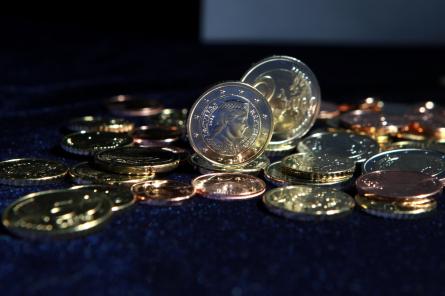Latvijas finanšu iestāžu peļņa pirmajā ceturksnī - 135,8 miljoni eiro