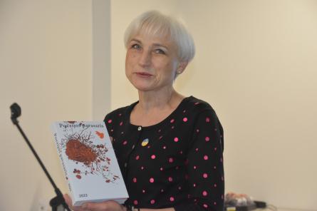Rakstniece: Lietuviešu valoda pasliktinās, saraujas, brutāli spraucas anglicismi