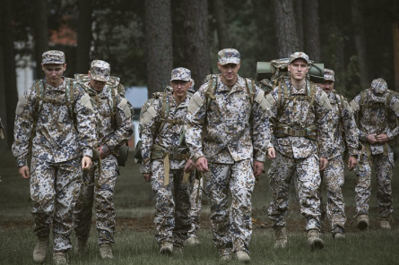 Armija aicina pieteikties interesentus topošajā reindžeru apakšvienībā