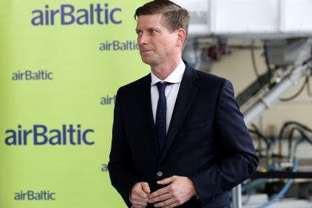 Zināms, cik pērn amatā nopelnījis «airBaltic» operatīvās vadības direktors