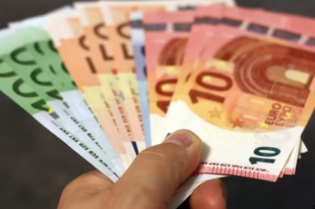 Skaidras naudas uzkrājuma veidošana nav finansiāli efektīvs risinājums (+VIDEO)