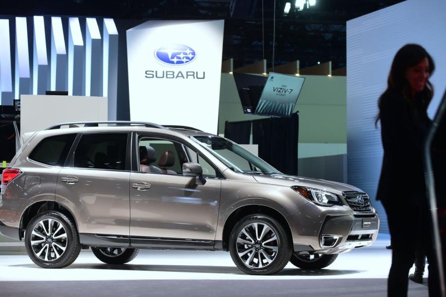 Policija satiksmi uzraudzīs ar jauniem netrafarētiem «Subaru Forester» apvidus automobiļiem