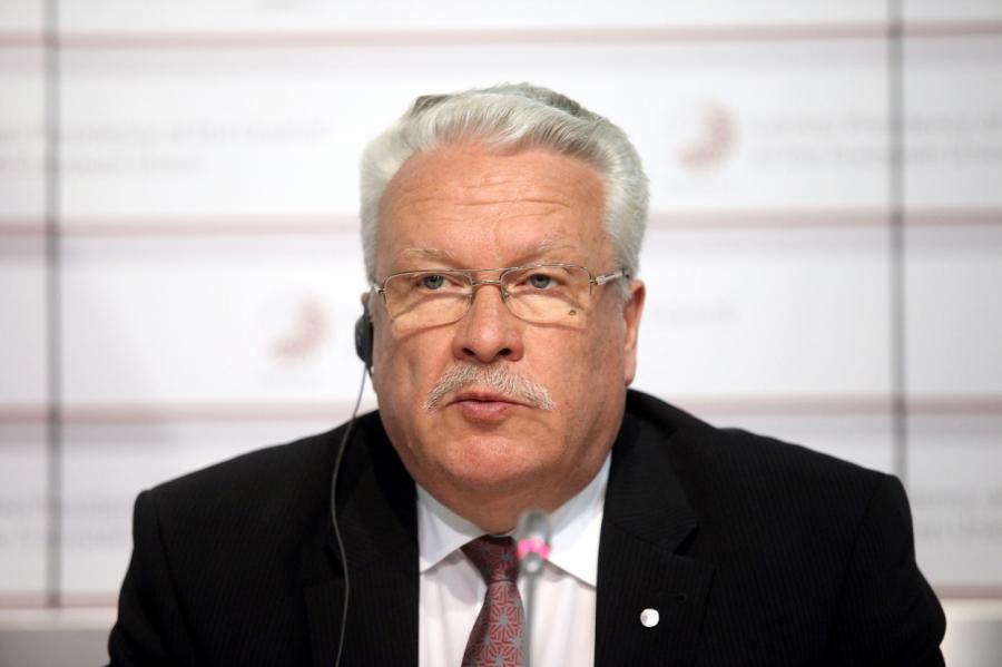 Dūklavs pieļauj, ka vakariņas un medību braucienu apmaksājis Lietuvas ministres vīrs