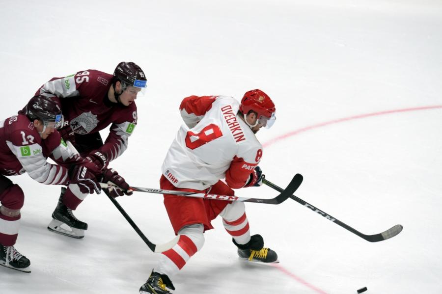 Latvijas hokejisti nenosargā pārsvaru un zaudē Krievijas izlasei (FOTO, VIDEO)