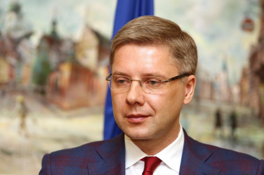 Ušakovs izvairīgs par iespējamo kandidēšanu Rīgas domes ārkārtas vēlēšanās