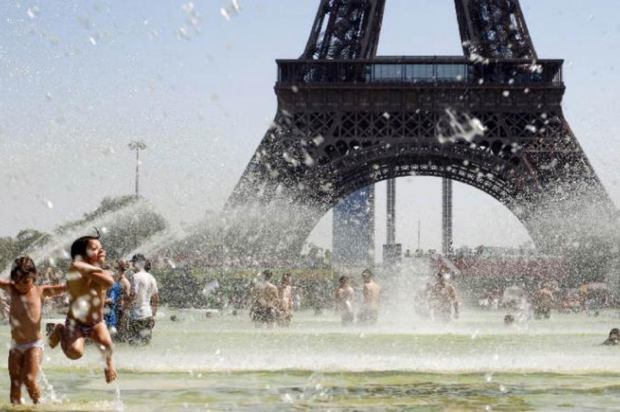 Francijā karstums pārsniedz visus rekordus — temperatūra sasniedz pat +45 grādus