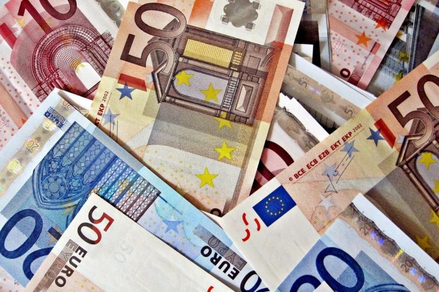 Skaidras naudas darījumi par 5000 eiro un vairāk tiks uzskatīti par aizdomīgiem