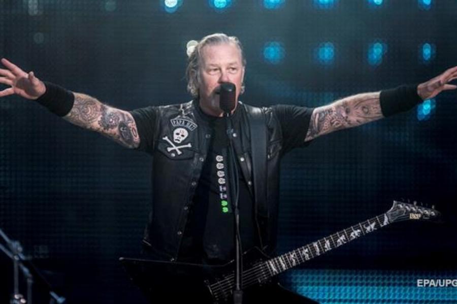VIDEO. «Metallica» krievu valodā nodziedājusi Coja slaveno «Gruppa krovi»