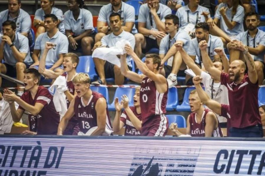 VIDEO. Latvijas U-16 basketbolisti uzvar igauņus izšķirošā mačā