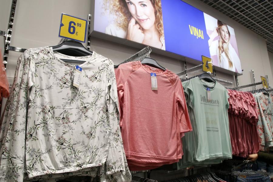 60% Latvijas iedzīvotāju jaunu apģērbu pērk vismaz reizi gadā