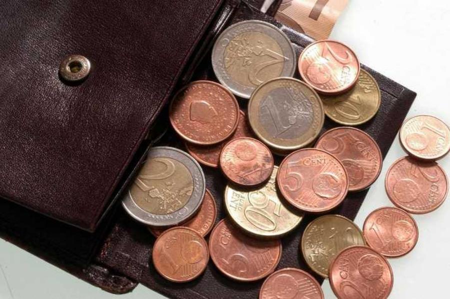 Latvijā varētu atteikties no 1 un 2 centu monētām. Kā mainīsies cenas?