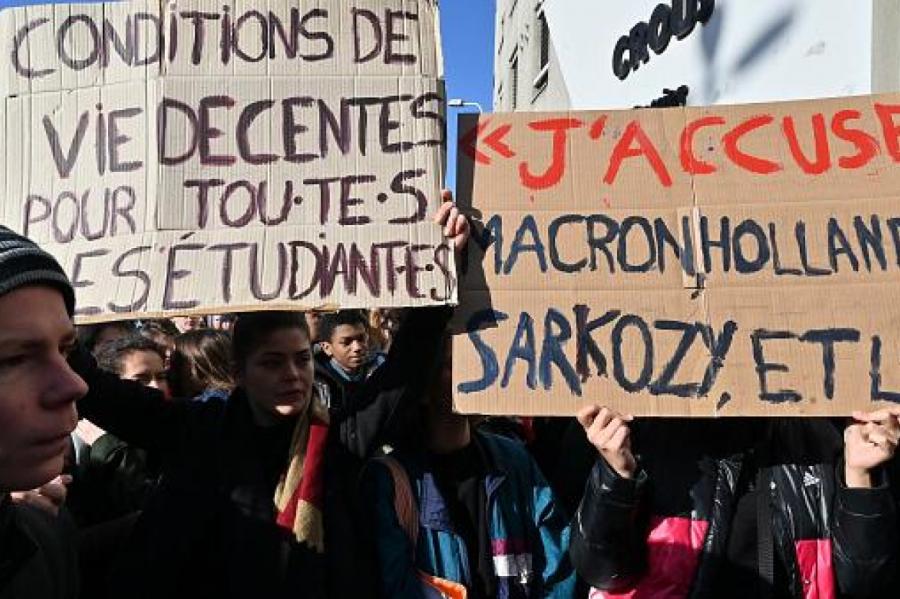 Studenta pašnāvības mēģinājums izraisījis protestus Francijā