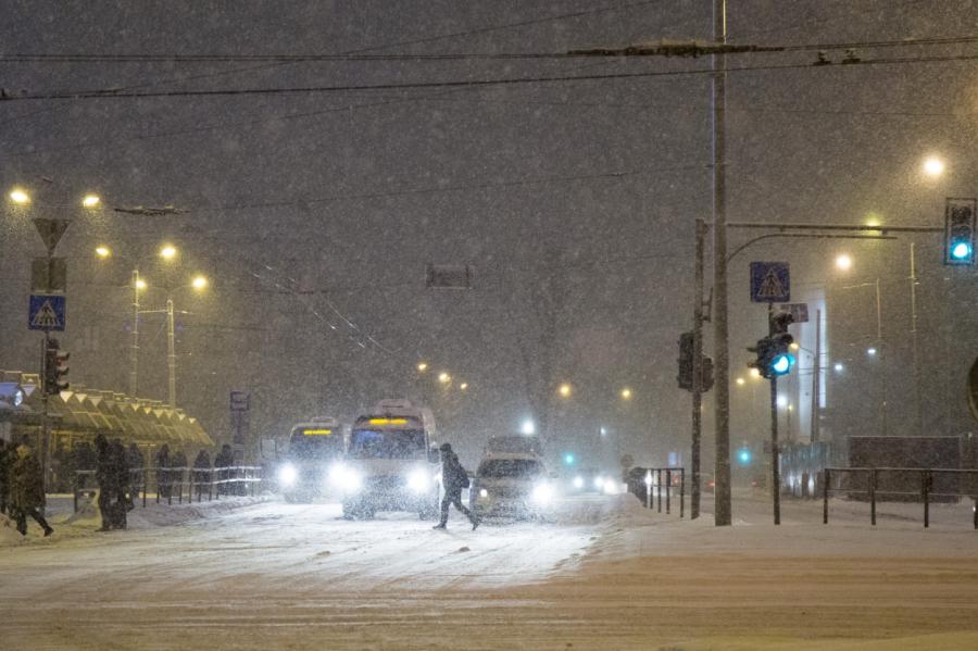 Rīgā tuvākajā diennaktī iespējama stipra snigšana