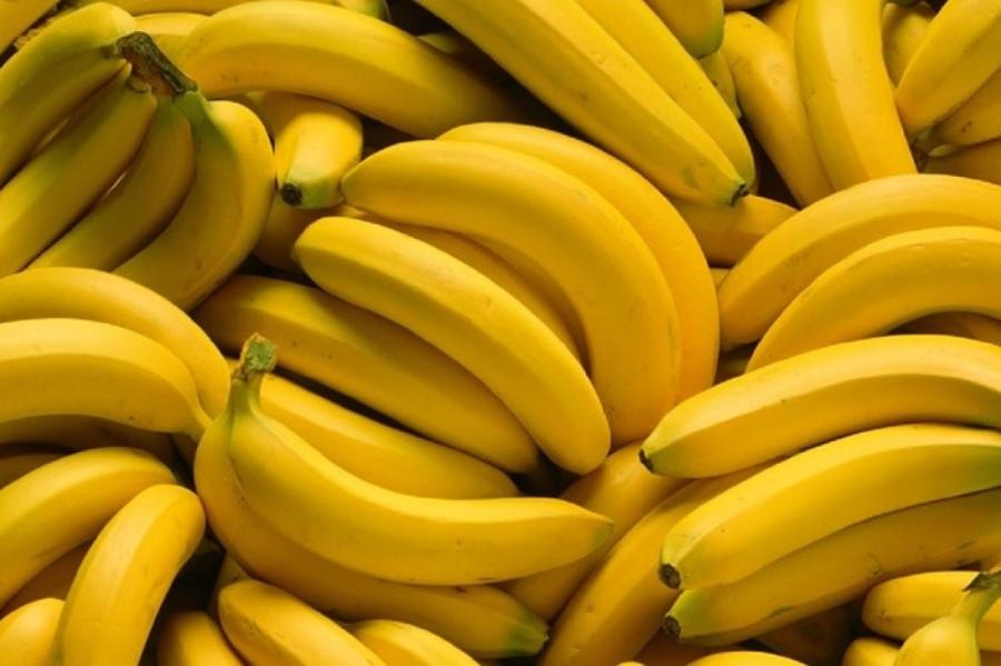 Tas ir murgs! Vīrietis apēdis 120 000 dolāru vērtu banānu (+VIDEO)