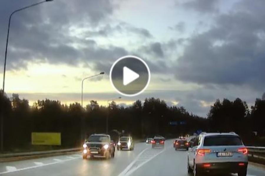 VIDEO. Asinis stindzinoša braukšana - lūk, kāpēc notiek avārijas Baltezerā!