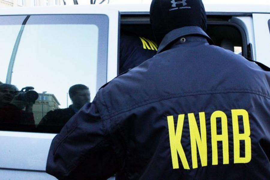 KNAB krimināllietas: Arestēti zelta stieņi, vērtspapīri un miljoniem eiro