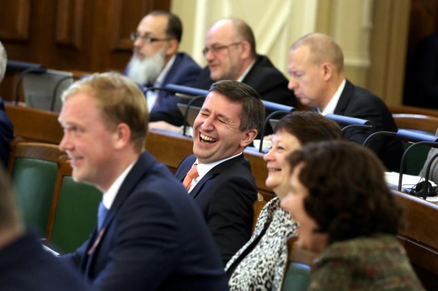 Dombrovskis skarbi: Rinkēvičs kā kursu izvēlējies cīņu ar valstīm