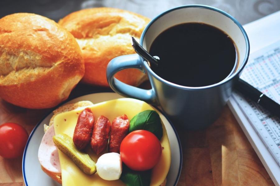 Pārsteidzoši! 7 ēdieni, ko nekādā gadījumā nevajadzētu ēst brokastīs