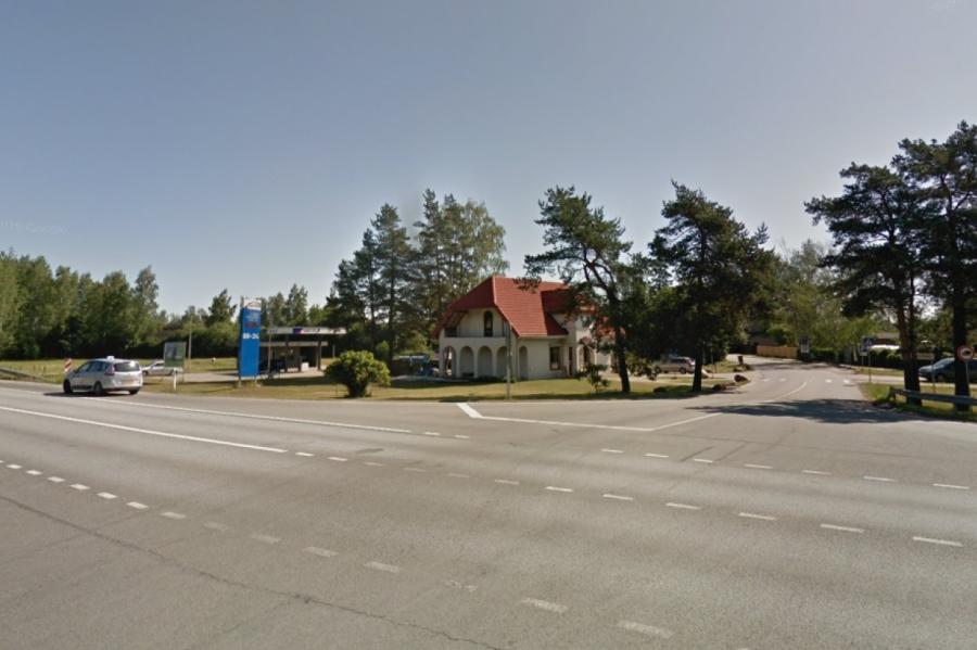 Krustojuma pārbūve uz Jelgavas šosejas izraisa iedzīvotāju sašutumu