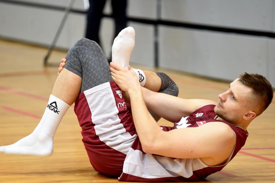 Latvijas basketbola izlase gatavojas cīņai pret bosniešiem (+FOTO)
