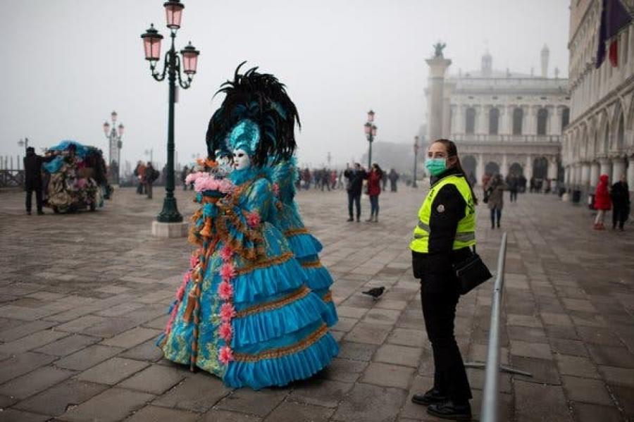Koronavīrusa dēļ pārtraukts Venēcijas karnevāls