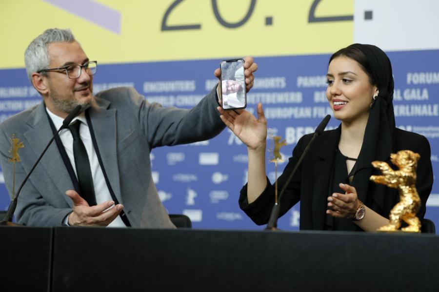 Berlīnes kinofestivāla "Zelta lāci" ieguvis Irānas režisors Mohammads Rasulofs