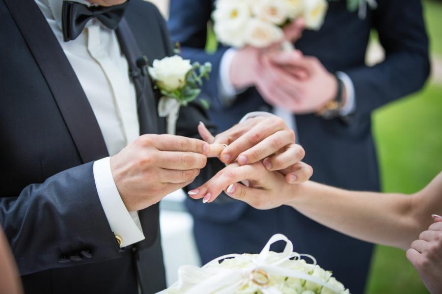 Ārzemniekiem sarežģīs laulību slēgšanu Latvijā