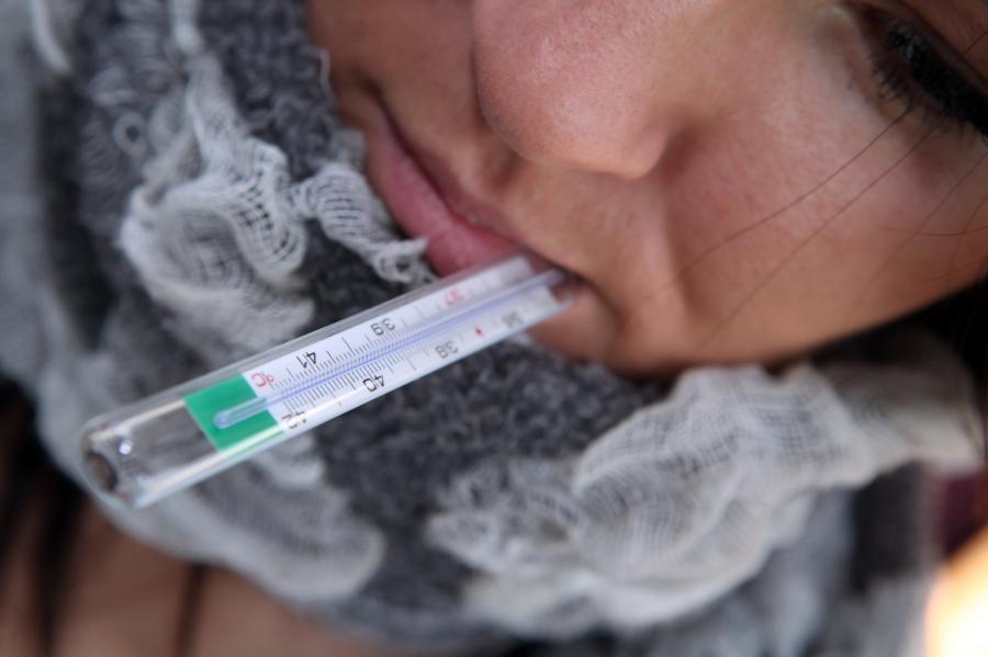 Ar gripu šajā sezonā miruši 23 cilvēki; joprojām reģistrē saslimušos