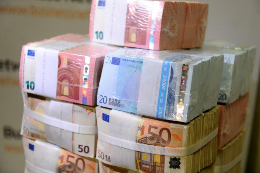 Kopējie nodokļu parādi Latvijā aprīļa sākumā - 888 miljoni eiro