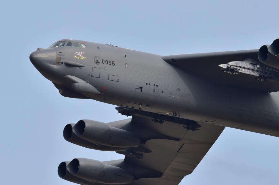 Baltijas jūrā mācībās piedalījušies ASV Gaisa spēku bumbvedēji B-52