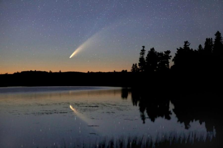 Krāšņi! Pēc 20 gadu pārtraukuma - Latvijas debesīs spoža komēta
