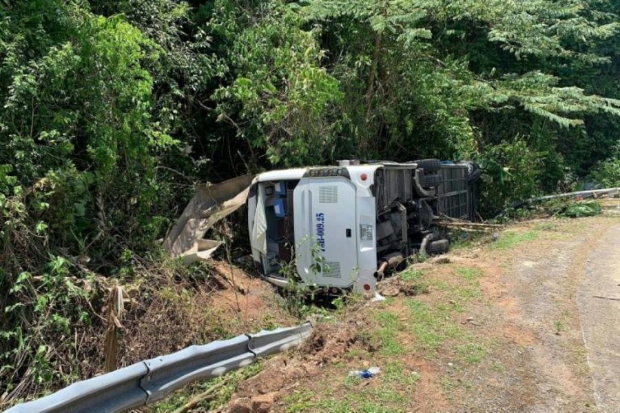 Neiedomājama traģēdija! Autobusa avārijā klases salidojumā 15 bojāgājušie