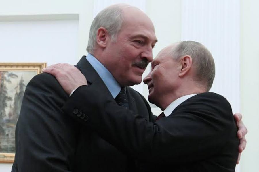 Lukašenko satraukts par pret Baltkrieviju vērsto agresiju - zvana Putinam