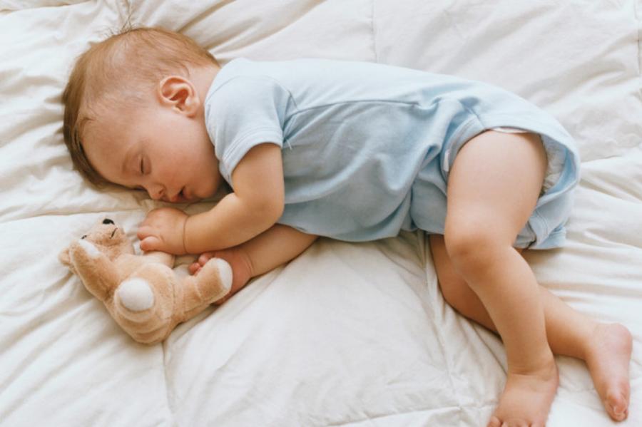 Ārsti: Latvijā ir daudz bērnu ar nediagnosticētiem elpošanas traucējumiem miegā