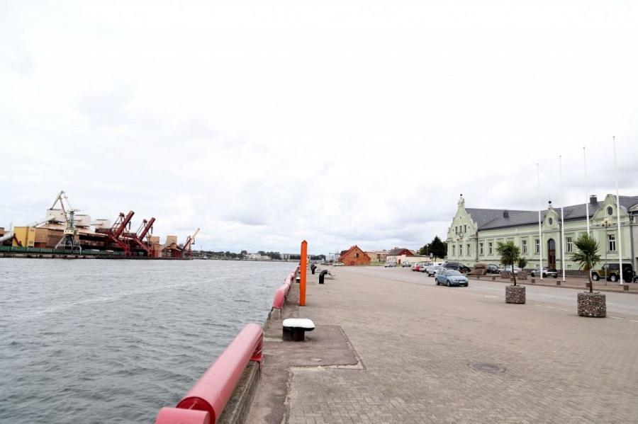 Ventspils ostas termināļos desmit mēnešos pārkrāva par 40,8% mazāk kravu