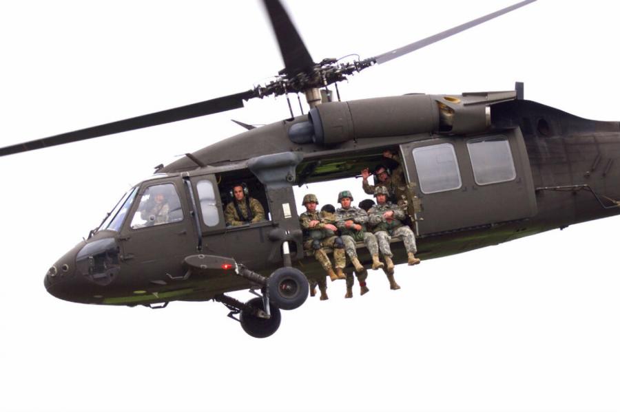 Lietuva plāno parakstīt līgumu ar ASV par četru helikopteru Black Hawk iegādi