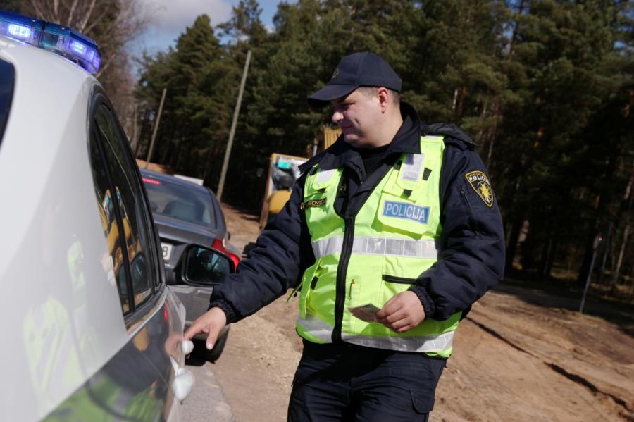 Svētdien uz Latvijas autoceļiem noticis teju neticamais, informē policija