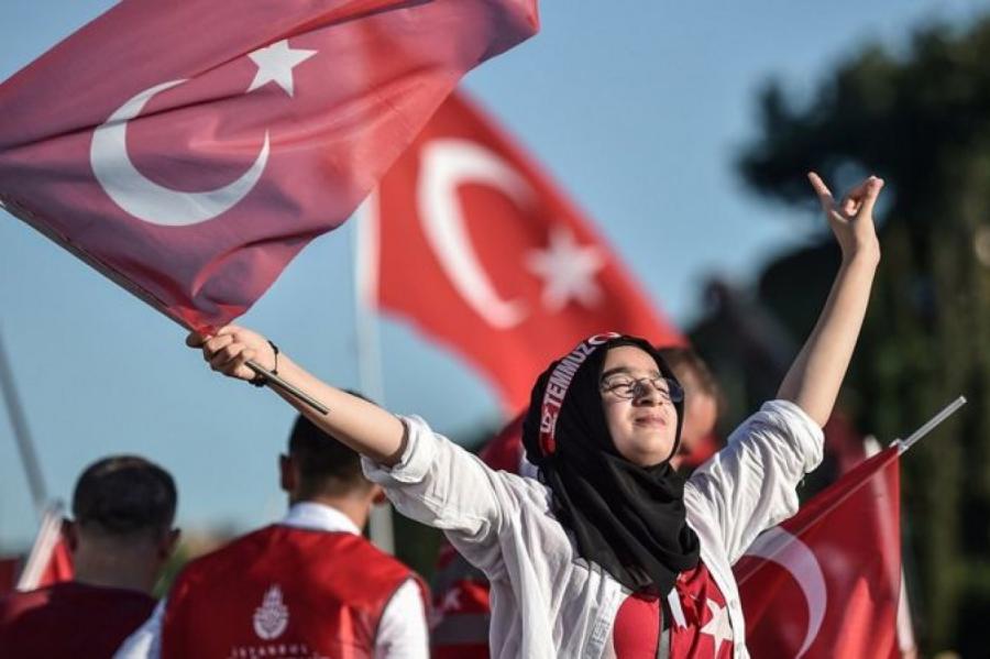 27 cilvēkiem mūža ieslodzījums Turcijā par mēģinājumu gāzt Erdoganu