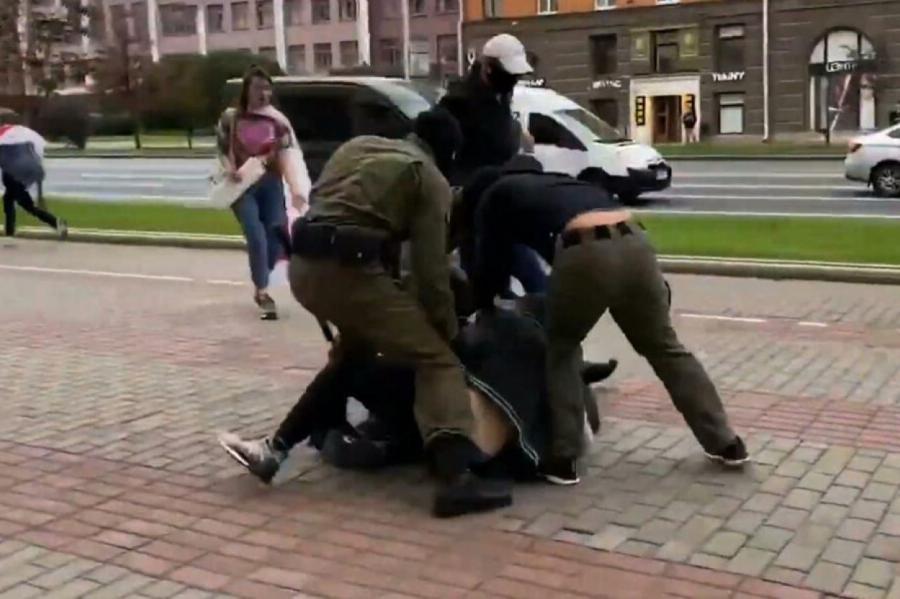 Minskā opozīcija pielieto jaunu protestu taktiku. Kāda tā ir?
