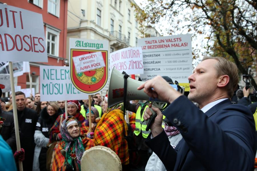 Sestdien Rīgā notiks divas protesta akcijas, kā arī gājiens