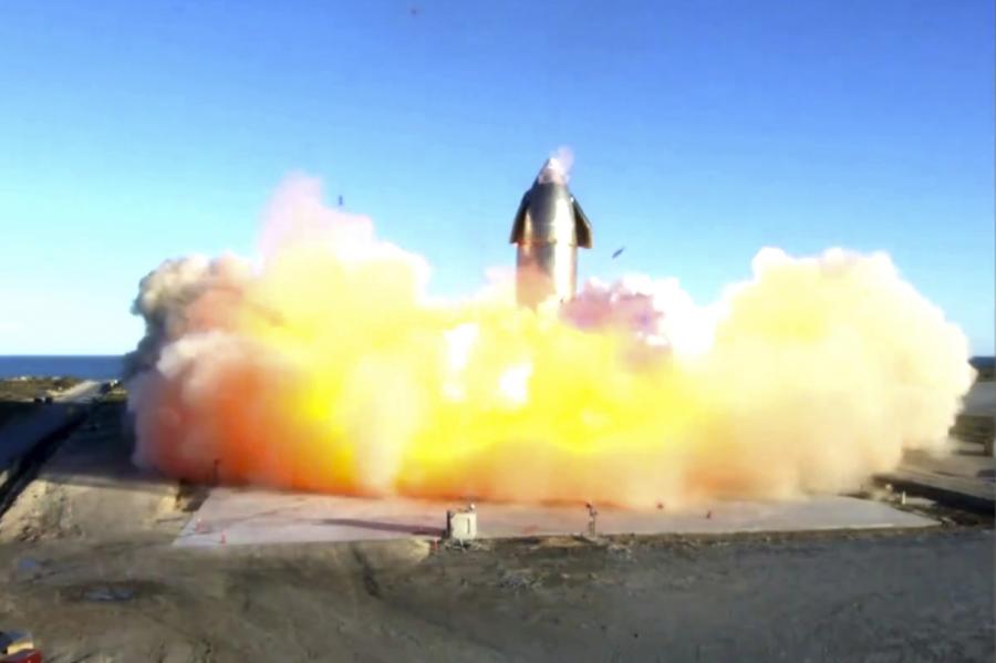 Izmēģinājuma laikā eksplodējis "SpaceX" raķetes prototips