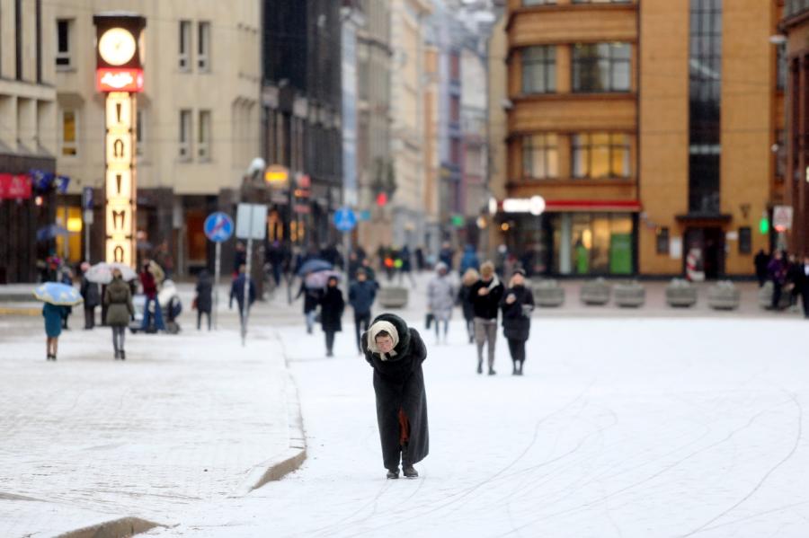 Rīgā iedzīvotājus aicina klausīties koncertus tiešsaistē un doties pastaigās