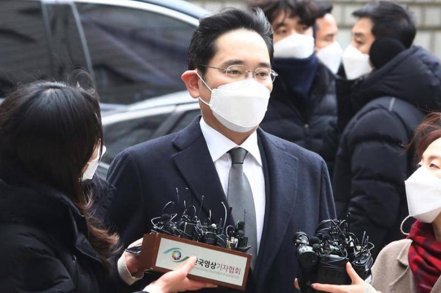 Samsung vadītājam jādodas cietumā - piespriesti divarpus gadi korupcijas lietā