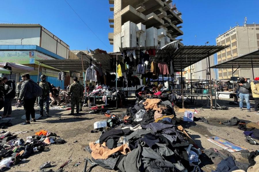 Pašnāvnieku sarīkotos sprādzienos tirgū Bagdādē daudz bojāgājušo un ievainoto
