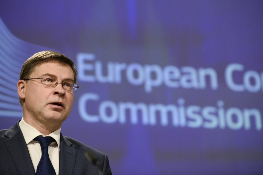 Leiena vaino Dombrovski vakcīnu eksporta kontroles shēmas kļūdā